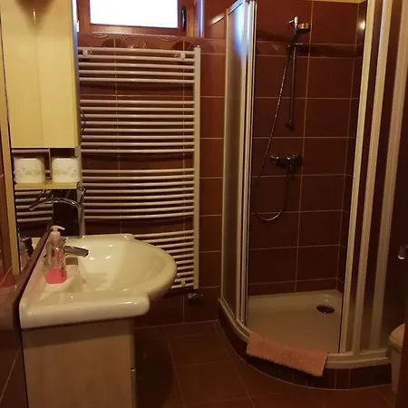 Vitis Vendeghaz ゲストハウス 3*